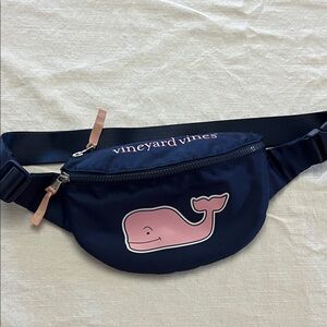 Vineyard Vines Navy and Pink Belt Bag